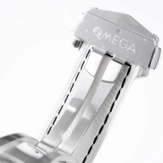 watch Omega ladies Seamaster series Ocean Universe 600 meters ceramic bezel39.5 diameter automatic movement watch detail shots