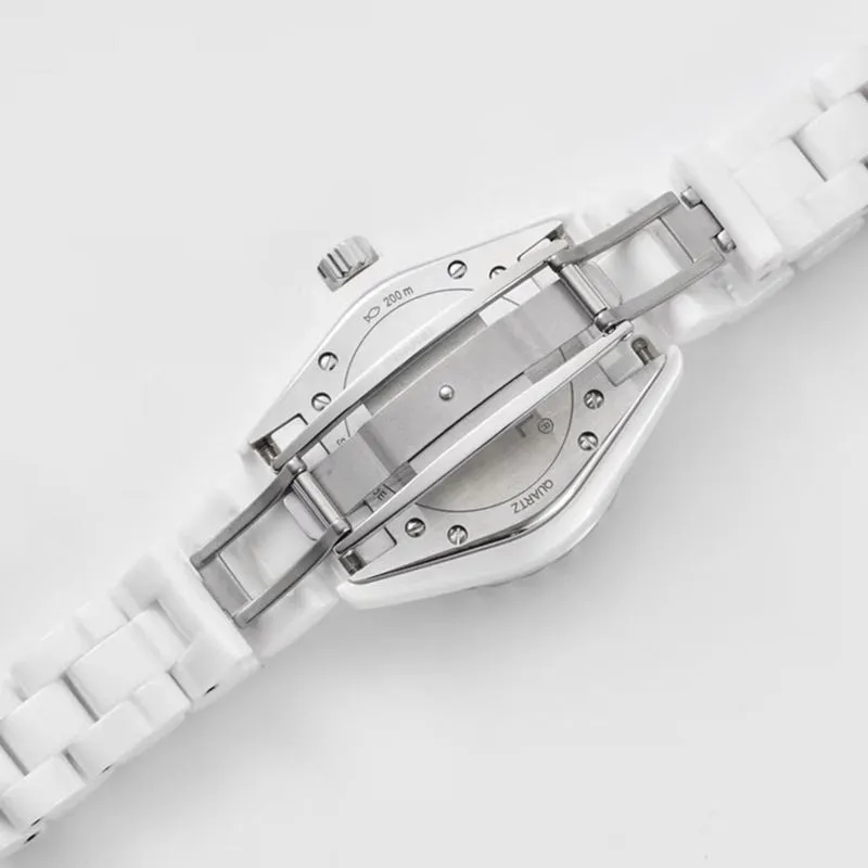Chaneltop-tierhigh-quality watch J12 series ladies quartz watch front view