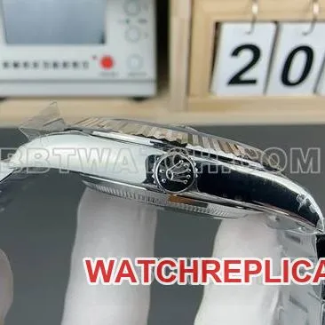 top-tier watch RolexVS FactoryDay-Dateblack dialsteel braceletside live photo