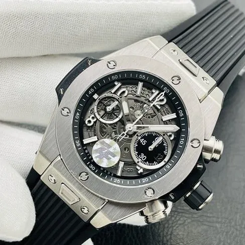 top-tier replicaHublot Big Bang Series 44MM silver case black rubber watch clasp picture