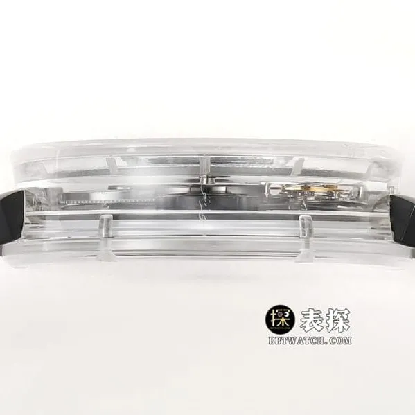 RM men's Louis Vuitton watch hollow plate tourbillonleather strap model clasplive photos