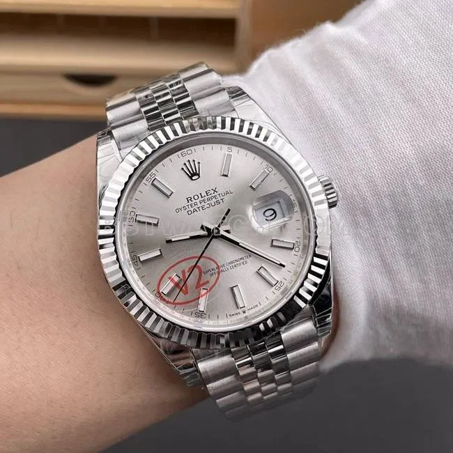 1:1replica watch VS Factory log Rolexsilver dial3235 mechanical 41mmfront live photo
