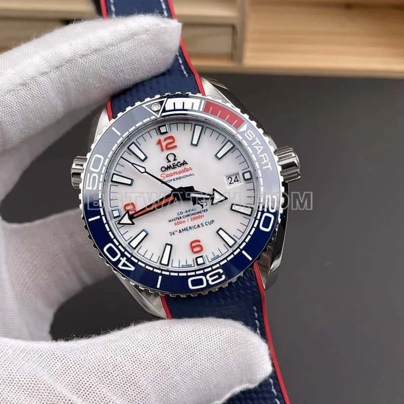 VS FactoryOmegaSeamastertop-tier 1:1high-quality America's Cup 600mwhite dial215.32.43 wearing live photos