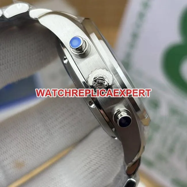 1:1replica watch APS factory pilot IWCblack dialchronograph41mmfront live photo