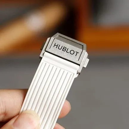 top-tier watch HublotBIG BANG series 411.NM.1170.RX white shell black dial jewelry watch side view