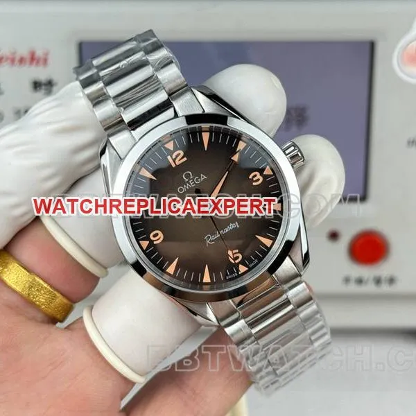 Omega collectible watch Seamaster brown plate 38mm steel bracelet caseback live photo