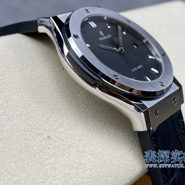How much does a big factory high-quality Hengbao black dialHublot classic fusion cost?