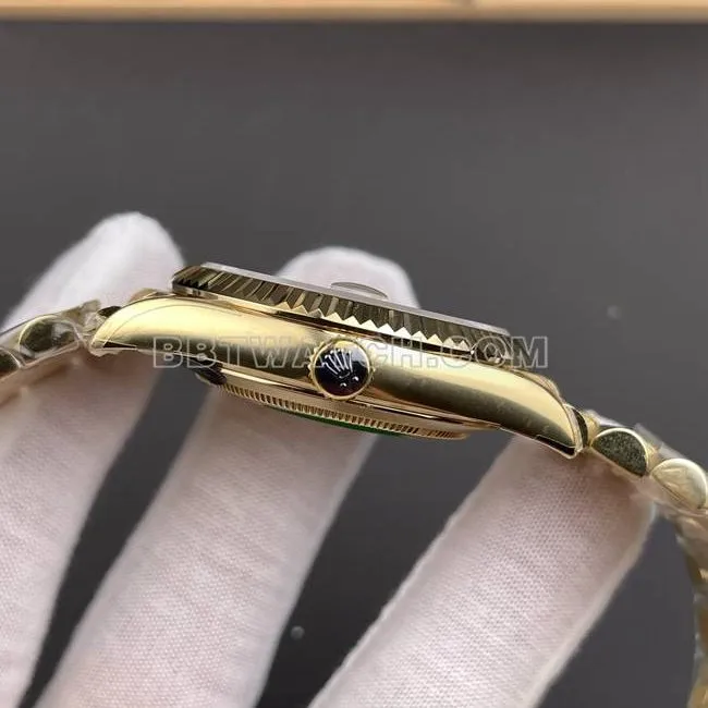 1:1replica watch CBD factory Day-DateRolex3255 mechanical mother-of-pearl disc 40mmfront live photo