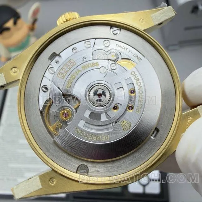 collectible watches Rolexblack dialPPM factory Day-Date mechanical yellow goldclasplive photos