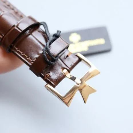 top-tier replicaVacheron Constantinhigh-quality men's white dial brown belt full date display series automatic movementleather strap watch front view