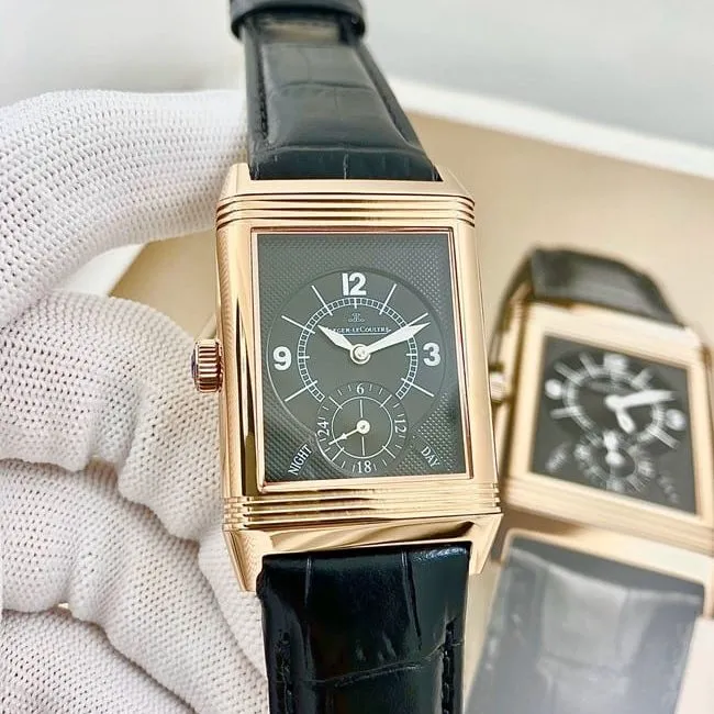 Jaeger-LeCoultretop-tier watch men's flip series white dial black belt manual winding watch back cover picture