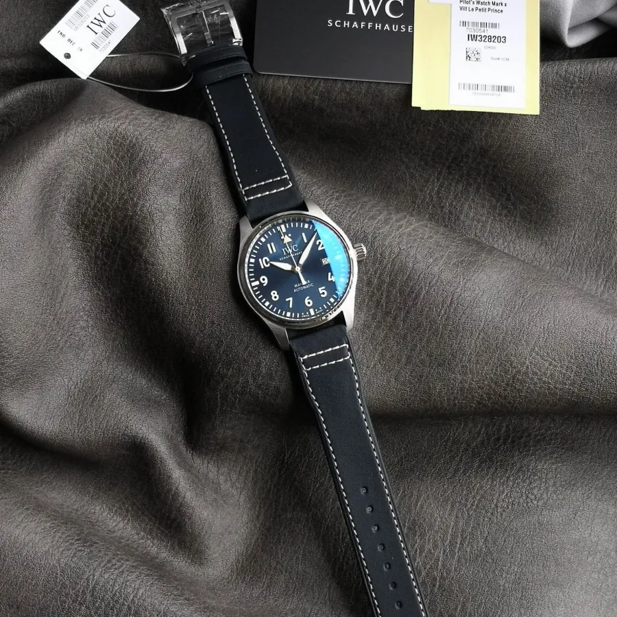V7 pilot IWC1:1replica watch men's blue dialleather strap model IW328203clasp picture