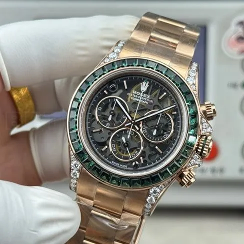 collectible watch RolexPPM factory Daytona hollow plate emerald diamond bezelcaseback live photo