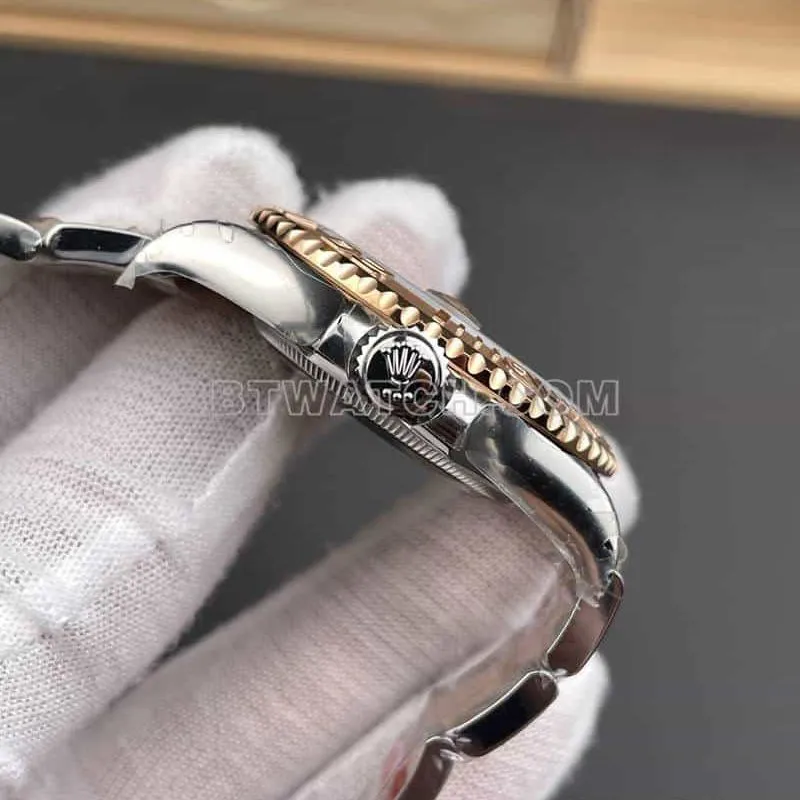 VSRolex Yacht-Master chocolate plate gold steel bracelet model 126621braceletlive photos