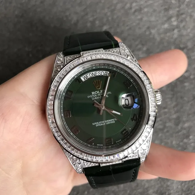 Top-tier watch Rolex men's green dial black belt Datejust series fully automatic movementleather strap watch front view