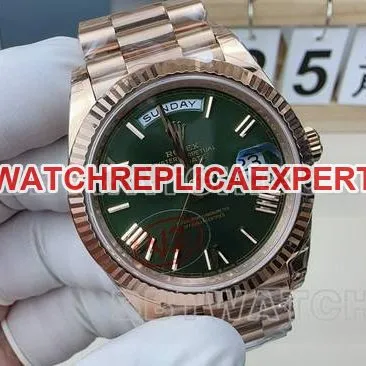 1:1replica watch VS FactoryRolexDay-Dategreen dialrose goldsteel bracelet wearing live photos