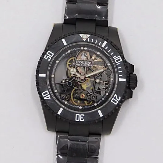 Rolexreplica watch SUBSubmariner back diamond customized version watch front view