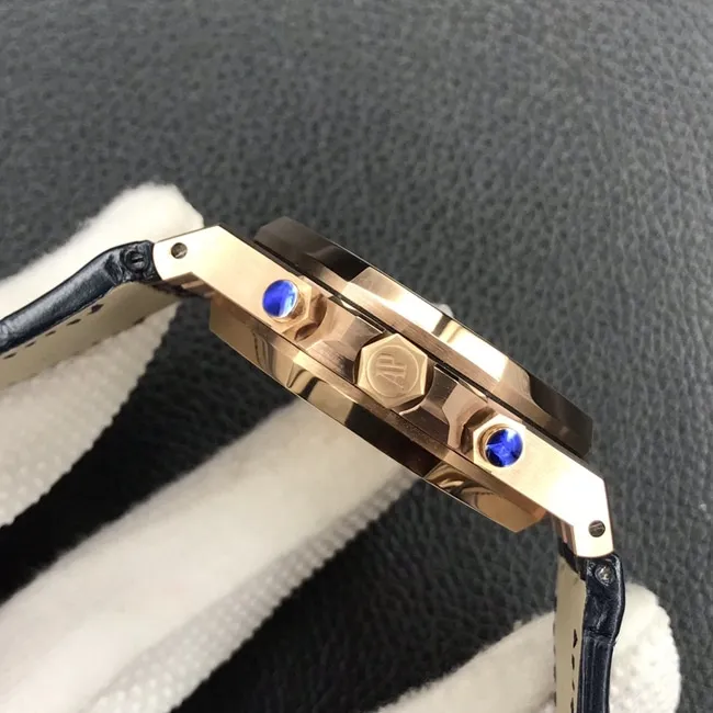 OM Factorytop-tier watch Audemars Piguet Royal Oak men's blue dial26331chronograph series automatic movementleather strap watch side view