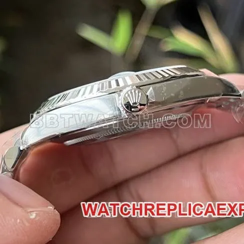 collectible watch ERF factory Rolex log green dial3235 mechanical 41mmfront live photo