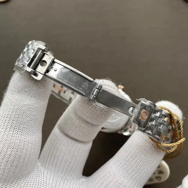 Top-tier watch Omega women's white dial gold belt butterfly series watch clasp picture