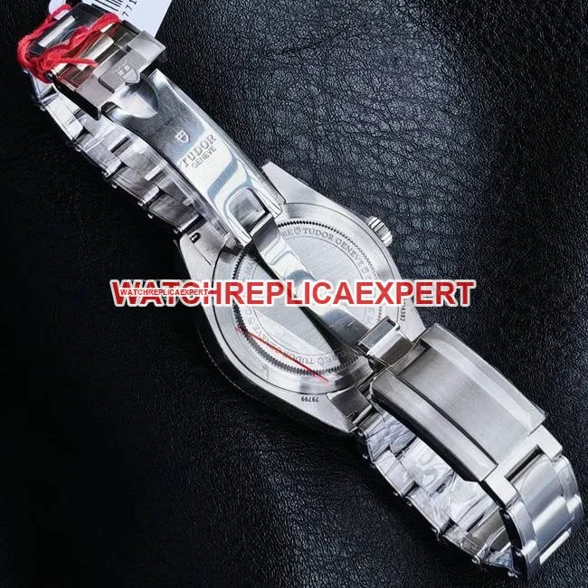 3CF factory 1:1replica watch Biwan Tudorblack dial steel braceletfront live photo