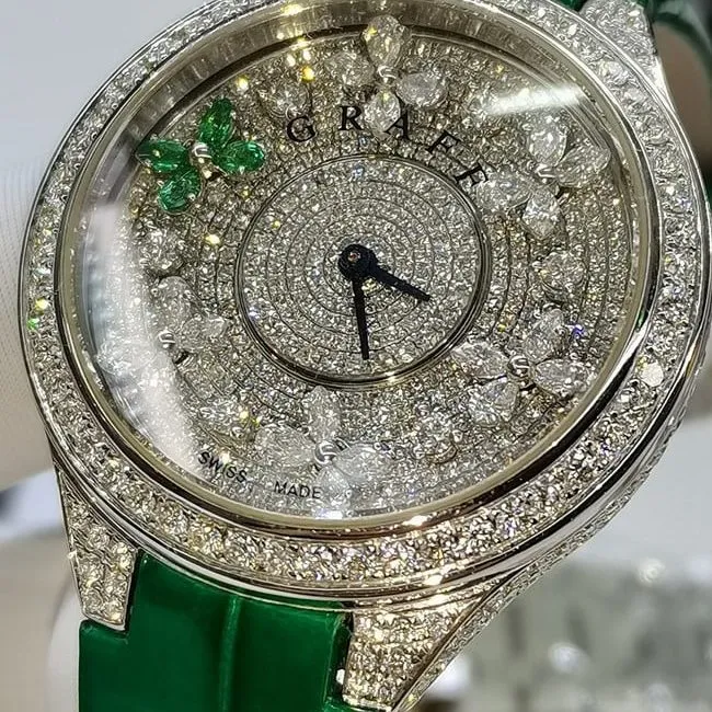 High-quality watch, women's, white dial, green strap, diamond-studded series, quartz movement, real gold, real diamonds, leather strap, watch front view