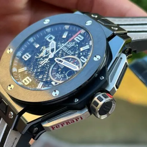 top-tiersuper cloneV6 factory full carbon shell Hublot Big Bang Ferrari titanium carbon fiber hollow three-dimensional date displaychronograph men's watch front view