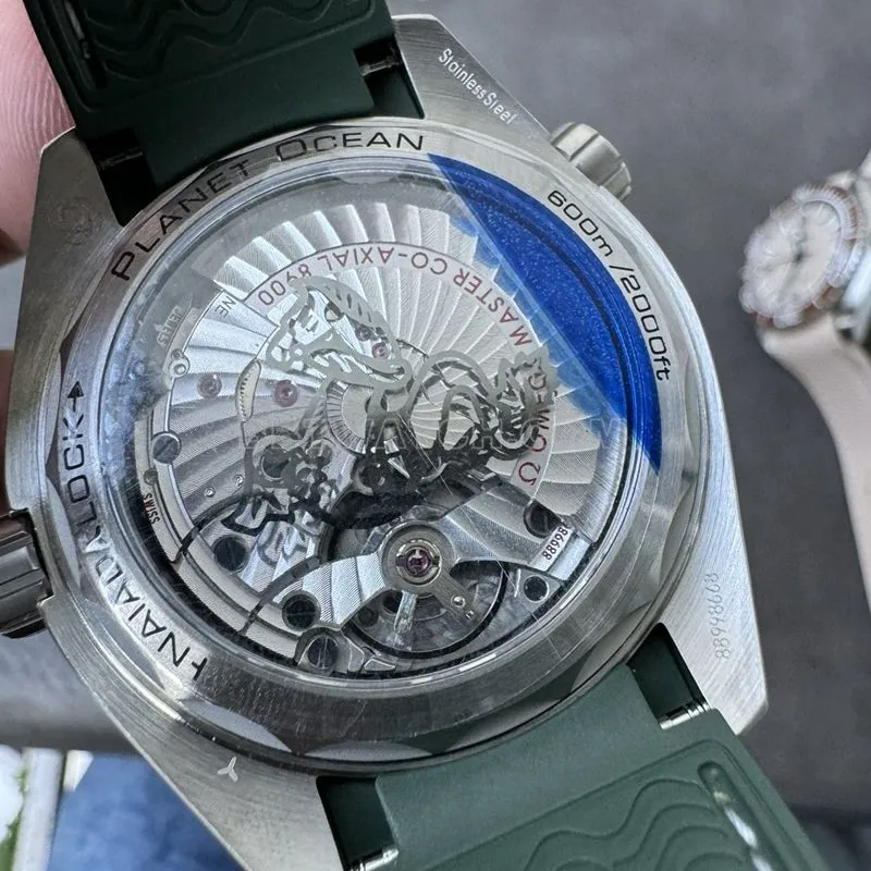 Omega VS Seamaster 215.32.44.21.06.001