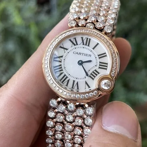 top-tier replicasuper watch Cartier women's white dialquartz blue balloon series steel bracelet watch clasp picture