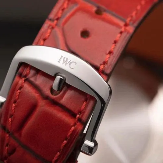 IWC's masterpiece women's watch Portofino top-tierladies' watch back cover picture