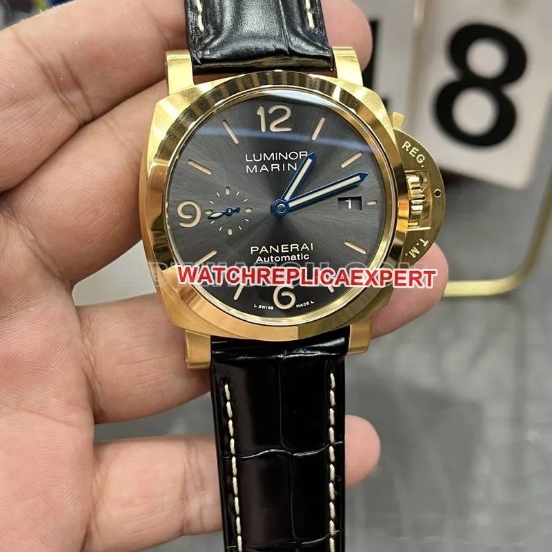 Panerai collectible watch VS Factory Lumino black dial mechanical leather strap model Pam1115caseback live photo