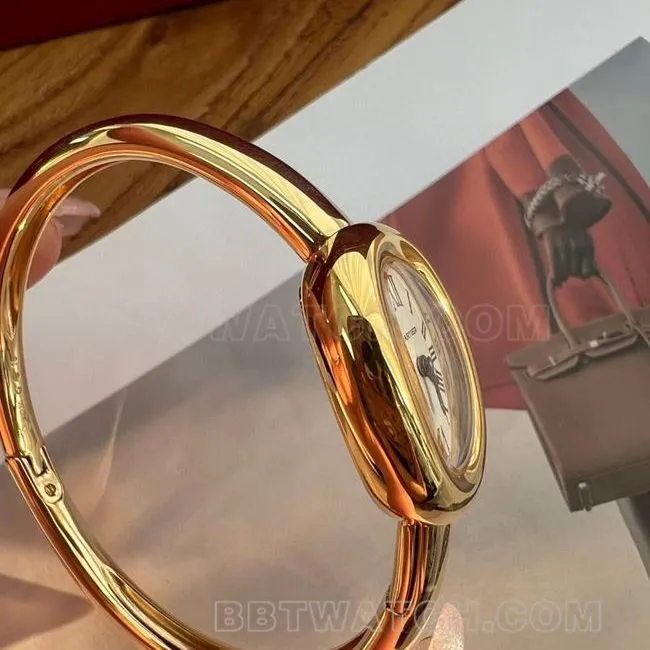 Real-Life Photos of the BBA Factory Cartier "Bathtub" Watch with Silver-White Dial, Gold Ring, and Quartz Strap