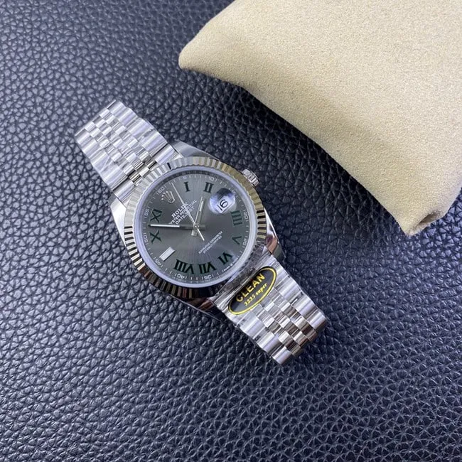 Clean factory Rolextop-tier watch men's gray plate steel braceletDatejust series automatic movement watch side view