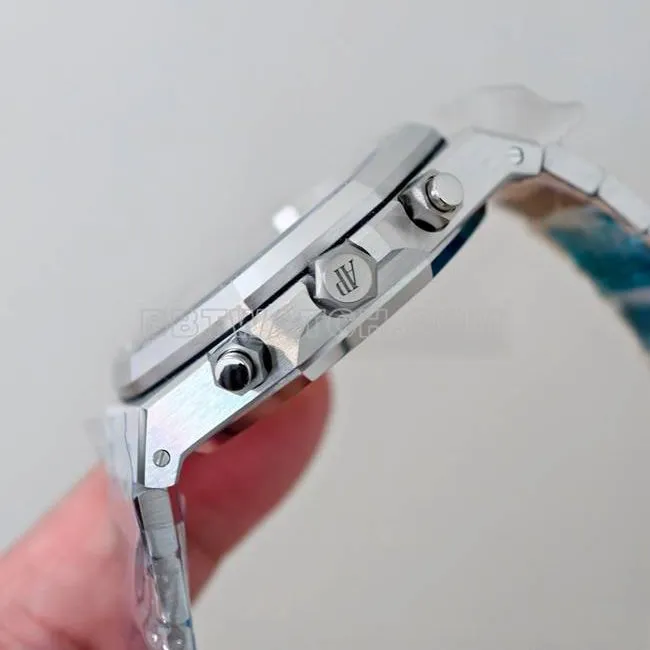 watch Royal Oak Audemars Piguet blue dial 4401 mechanical 26240 front real shot image