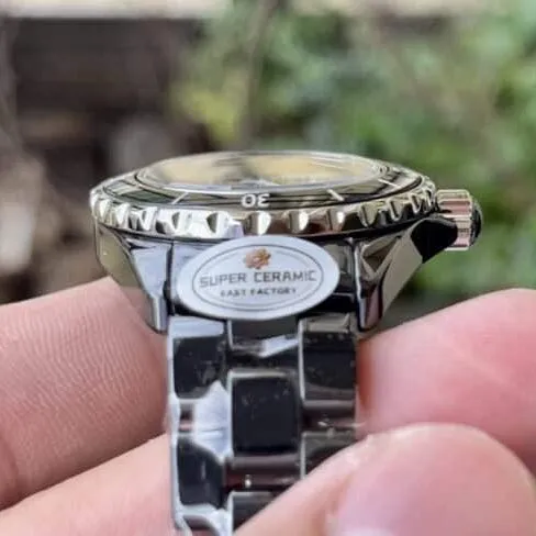 top-tier replicaChanelblack dialJ12 series women's watch front view