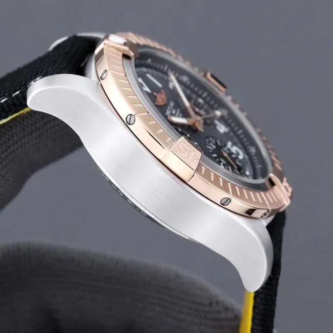 top-tier replicatwBreitling Avengers B01chronograph men's watch movement picture