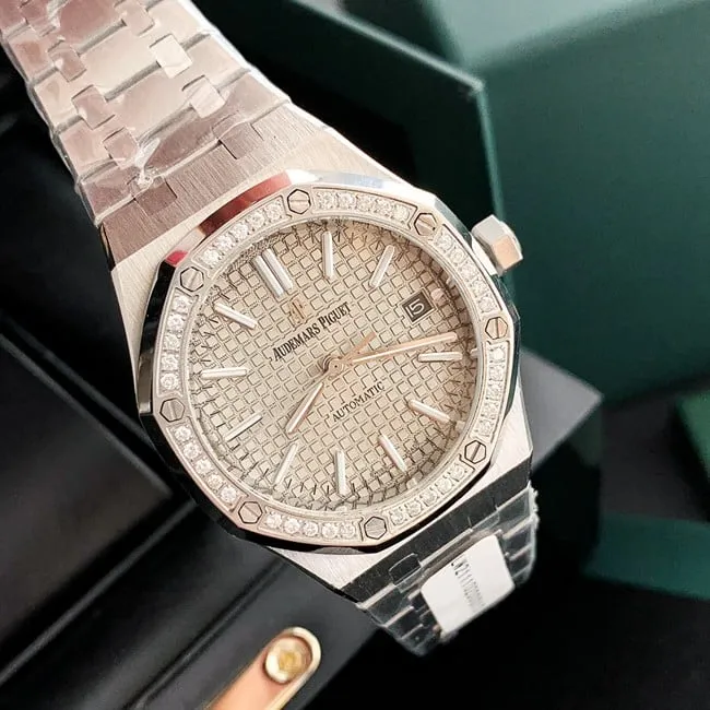 top-tier real diamond replicaAudemars PiguetRoyal Oak37MM gray plate women's watch clasp picture