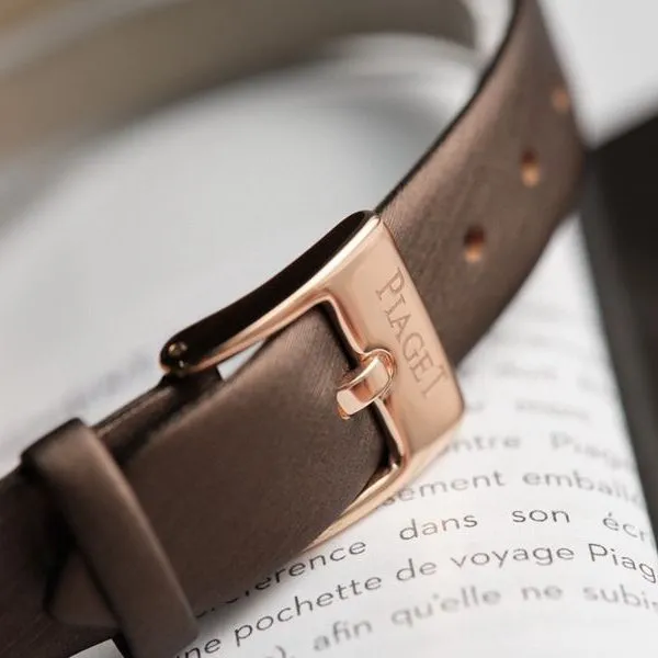 Piaget top-tier watch ALTIPLANO series ladies diamondleather strapquartz watch back cover picture