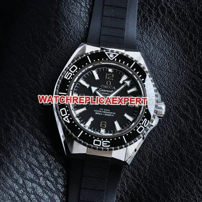 collectible watch VS FactorySeamaster 600m black dial blue bezel rubber braceletfront live photo