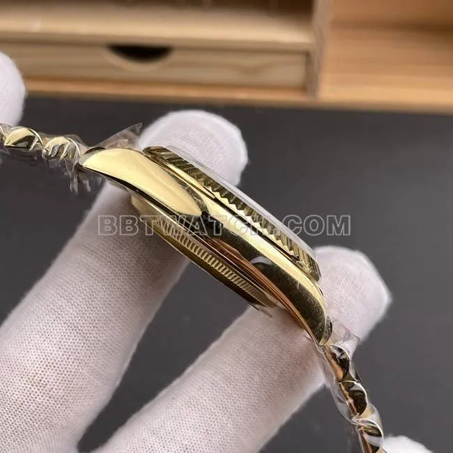 1:1replica watch QF factory Day-DateRolex smoked green dialyellow gold2836 mechanical 36mmside live photo
