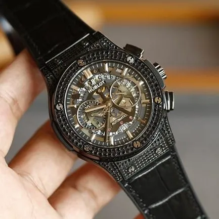 top-tier watch Hublot BIG BANG series Hublot boutique full diamond black shell black belt watch front view