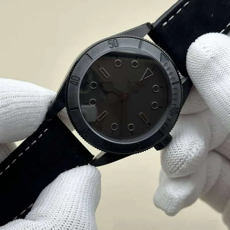 GRTudor Biwan 1:1top-tier replicablack dialleather strap model 2019 Only Watchfront live photo