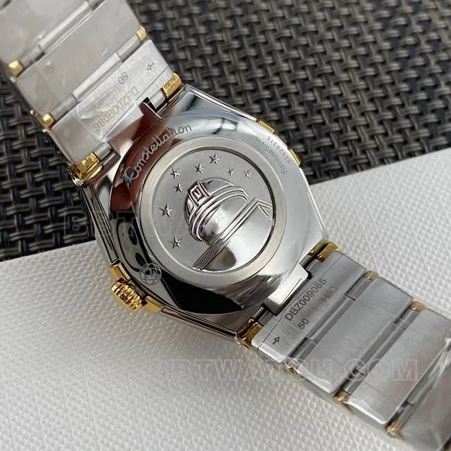 top-tier watch Constellation Omegagreen dial 27mm quartzfront live photo