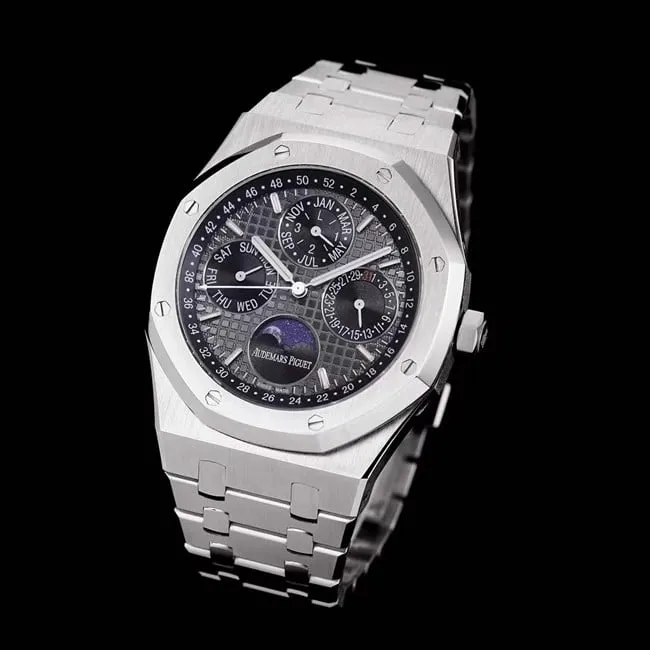 Audemars Piguetreplica watch Royal Oak series automatic movement men's gray plate steel bracelet watch front view