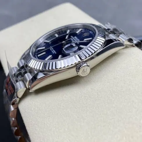 top-tier replicaAR Return of the King Rolex blue dial Oyster Perpetual Datejust 41 series men's watch front view