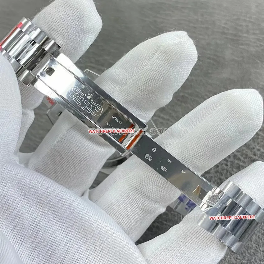 GM FactoryRolexDay-Date type 1:1super clonewhite dialm228239-0046front live photo