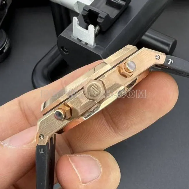 top-tier watch APS factory Audemars PiguetRoyal Oakblue dialrose gold rubber braceletclasplive photos