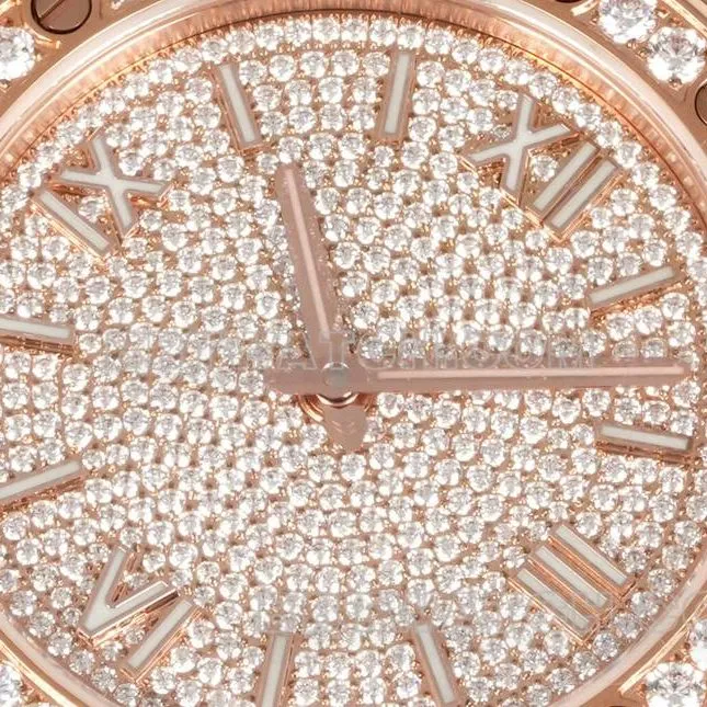 Real-life photos of the front of the GH Factory Chopard "Snow Mountain Soaring Wings" 41mm watch with a diamond-set dial, diamond-set bezel, and rose gold and steel bracelet