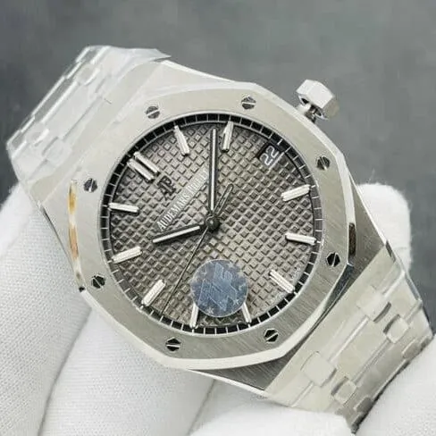 collectible watch Audemars Piguet Royal Oak 15500 V2 version powerfully interprets the reigning steel king, white steel gray dial men's watch front view.