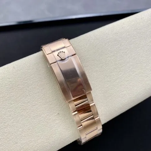 top-tiersuper cloneBTRolex full rose goldDaytona4130movement904stainless steel men's watch front view